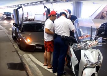 Lamborghini Reventon Pulled Over After Hard Acceleration in Monaco Tunnel