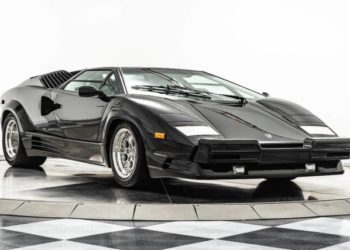Like-New 1990 Lamborghini Countach For Sale