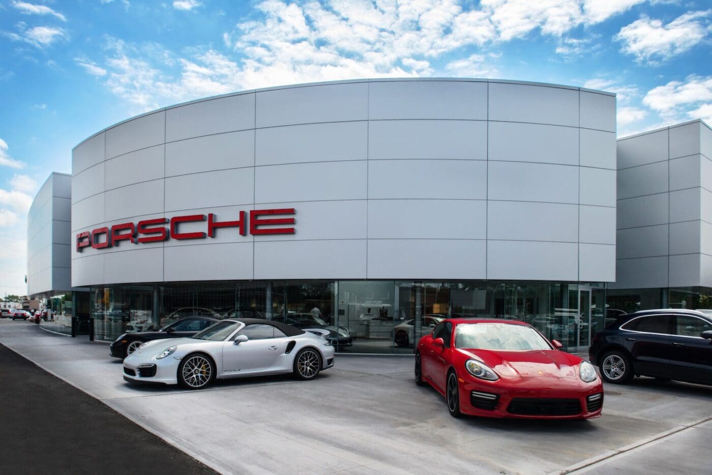 Porsche of South Shore Virtual Dealership Tour