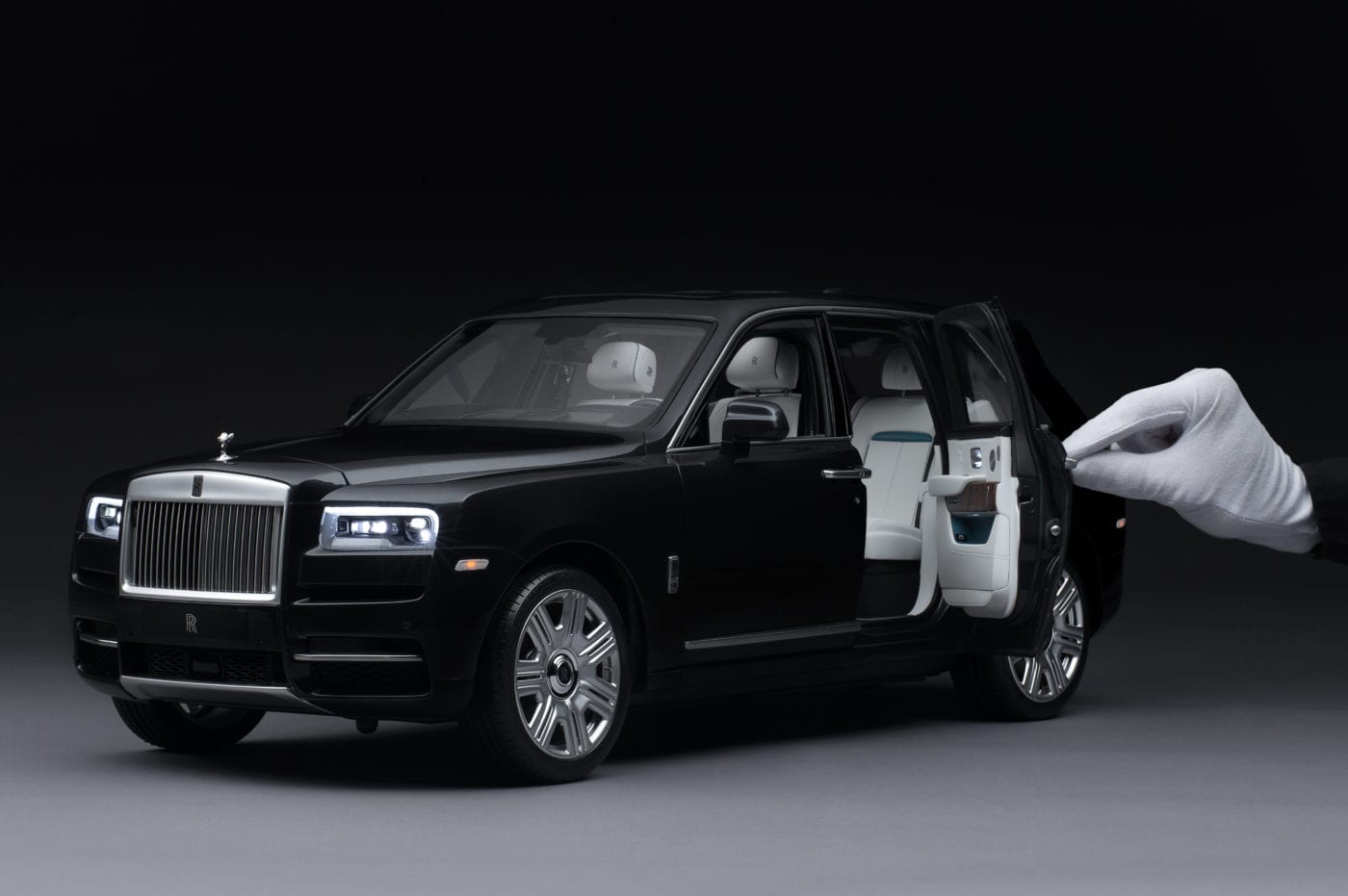 Rolls-Royce Cullinan Price, Specs, Photos & Review by duPont Registry