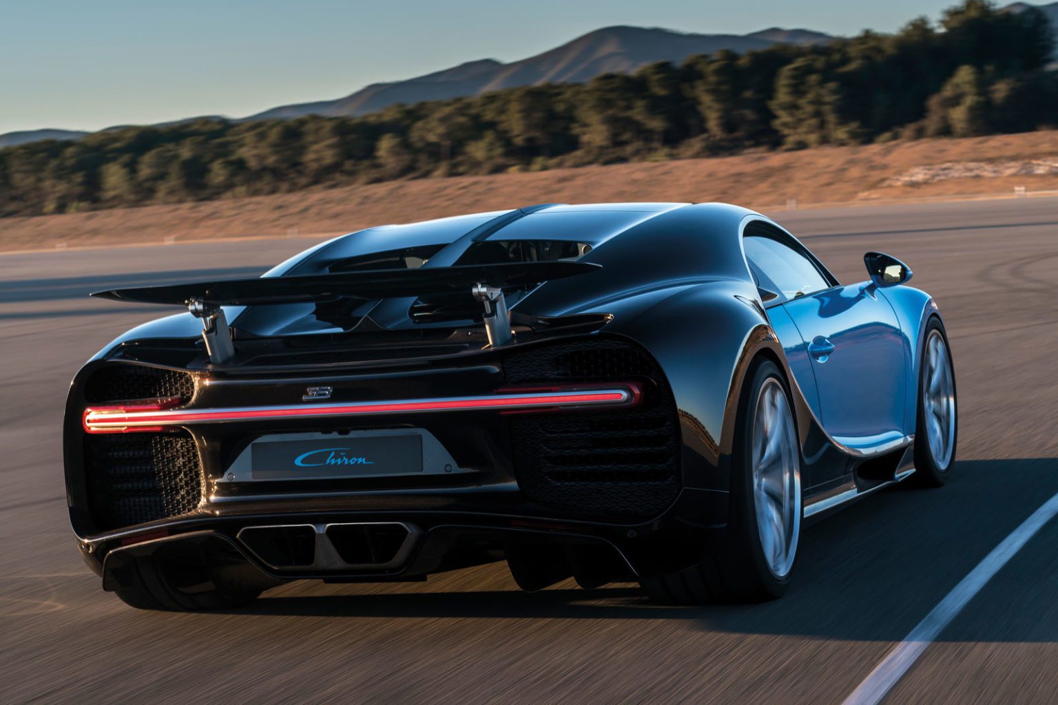 2018 Bugatti Chiron Specs, Photos, Price, & Review