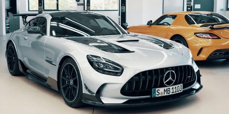 10 mercedes amg inside amg episode i interior 3400x1440 1