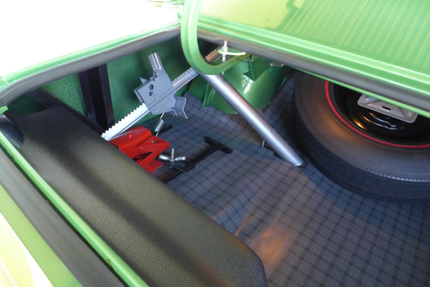 1969 Dodge Daytona Green 13