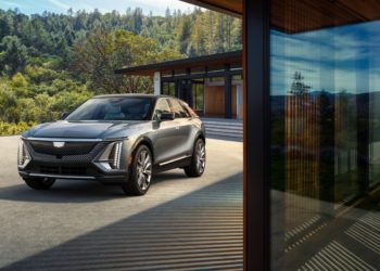 2023 Cadillac LYRIQ 001