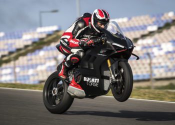 MY22 Ducati Panigale V4 SP2 108 UC370714 High