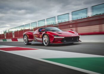 2200009 ferrari daytona sp3 reddot winner 2022