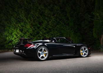 2005 Porsche Carrera GT 0 1827054370