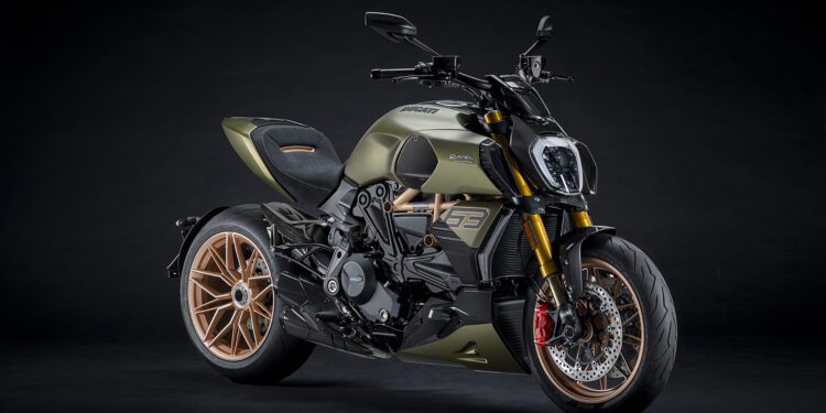 Diavel lambo MY21 04 Overview Gallery 1920x1080 1