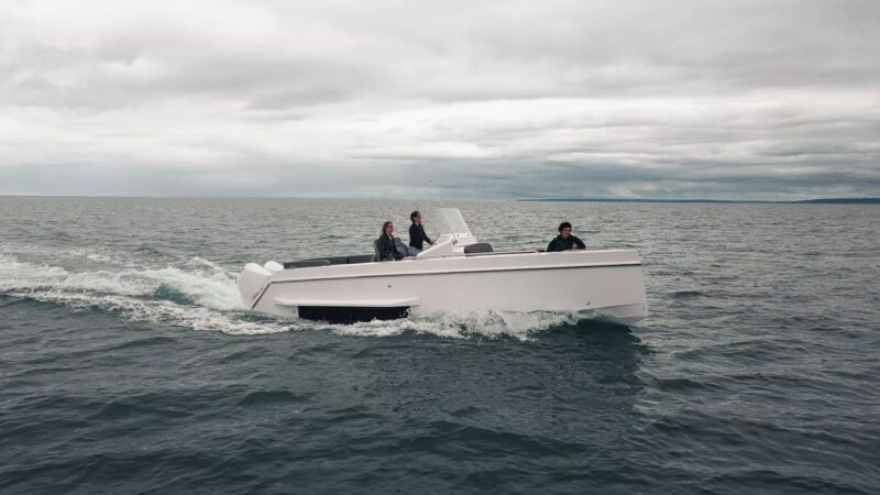 Iguana Sport Boat