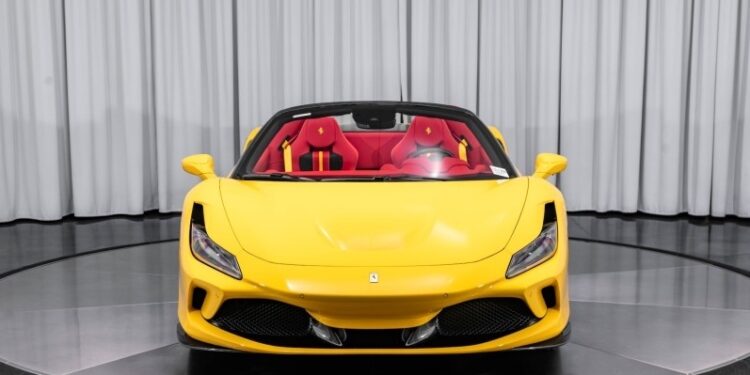 2021 Ferrari F8 Spider 549950 464279558