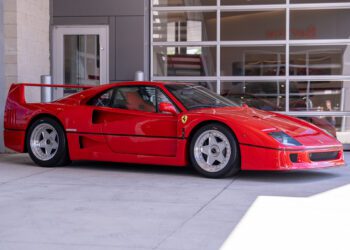 Ferrari F40 Main