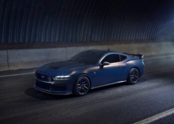 Mustang Dark Horse 05