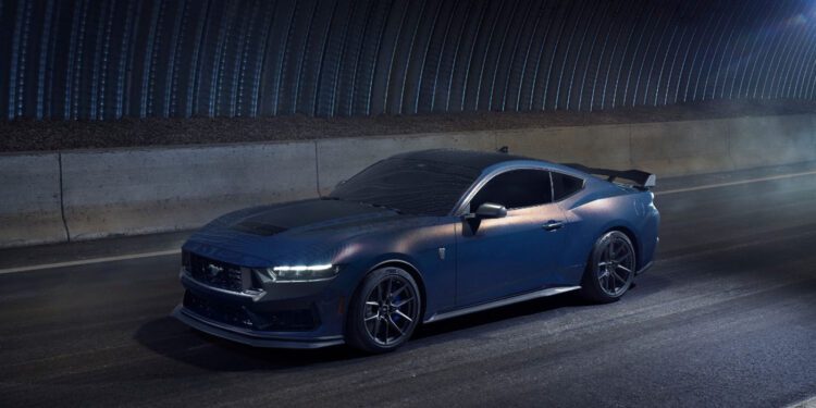 Mustang Dark Horse 05
