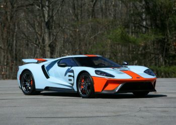 TJ22 063 2020 Ford GT Heritage 01