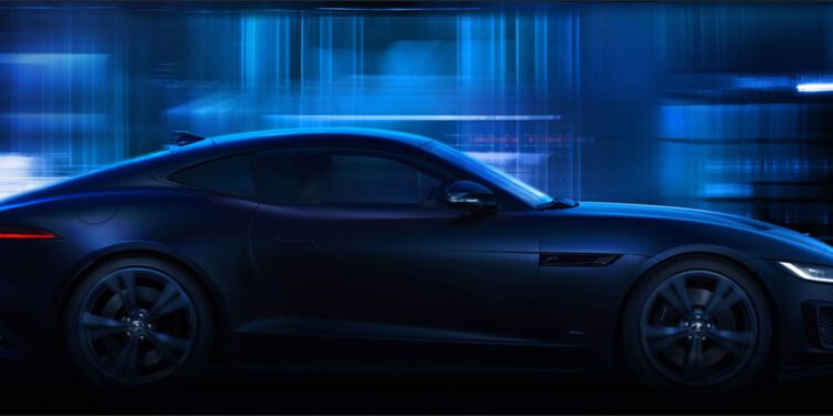 008 Jag F TYPE 24MY Coupe Exterior Side 002 PR 111022