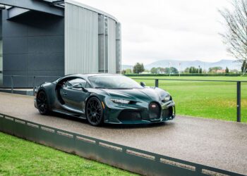 06 BUGATTI 400th Chiron