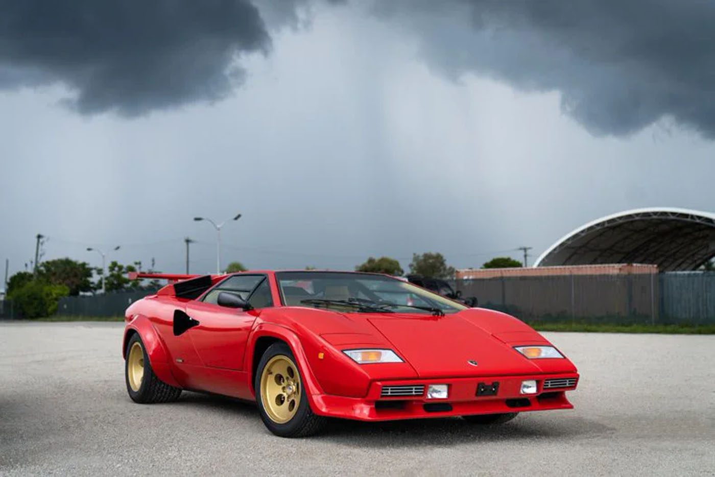A 1987 Lamborghini Countach 5000 Quattrovalvole Is up for Auction – Robb  Report