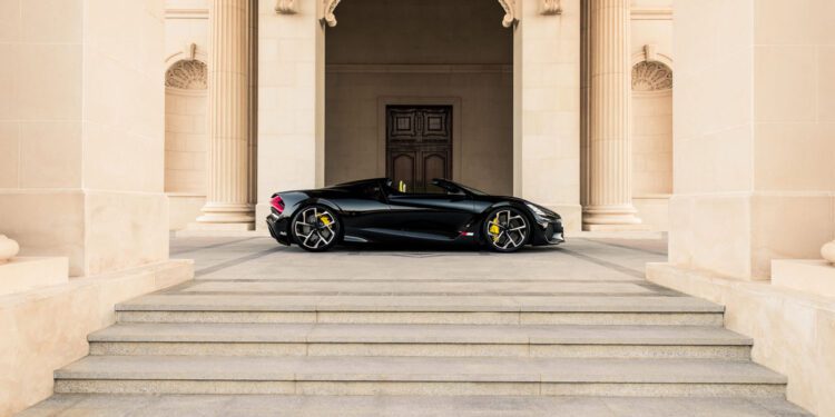 01 BUGATTI Riyadh
