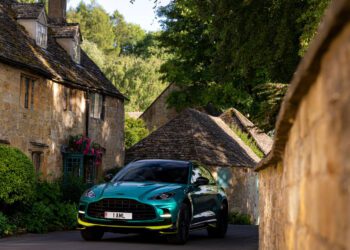 Aston Martin DBX 707 1 AML ┬ Photo Max Earey 001