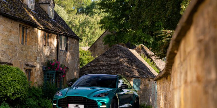 Aston Martin DBX 707 1 AML ┬ Photo Max Earey 001