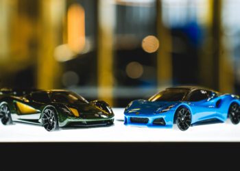 Lotus Emira and Evija Hot Wheels 1