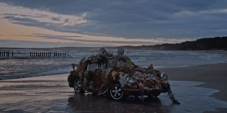 SUNKEN ROMANCE online 1115 04086