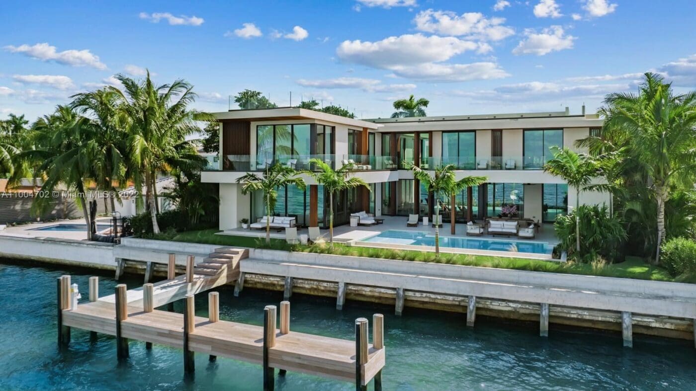 Home Of The Day: This $35M Waterfront Mansion Sits On Miami's Venetian ...