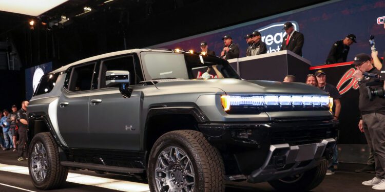 2024 gmc hummer ev edition 1 suv barrett jackson 01