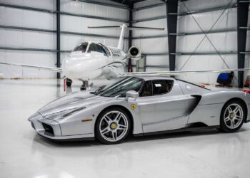 2003 ferrari enzo1340741 .jpg
