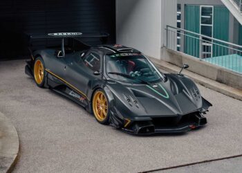 2010 pagani zonda r revolucion specification 1334720 .jpg