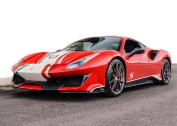 2020 ferrari 488 pista piloti.jpg
