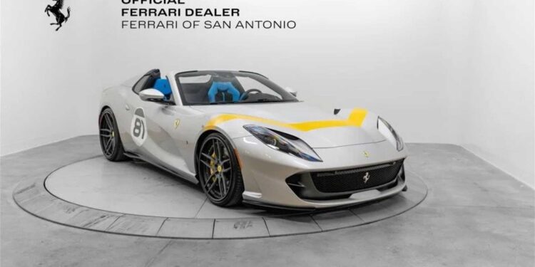 2022 ferrari 812 gts.jpg