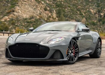 2023 aston martin dbs superleggera.jpg