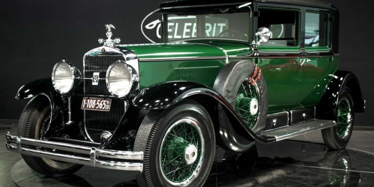 al capone s bulletproof cadillac.jpg