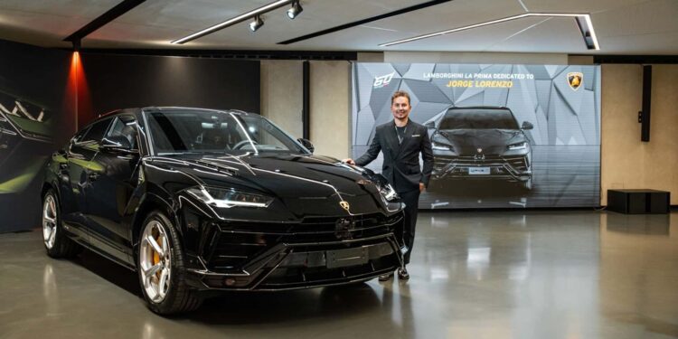 jorge lorenzo lamborghini urus.jpg