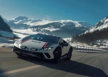 lamborghini huracan sterrato italian alps.jpg