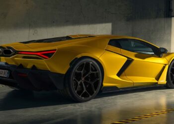 lamborghini revuelto.jpg