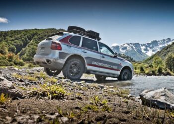 porsche cayenne in patagonia.jpg