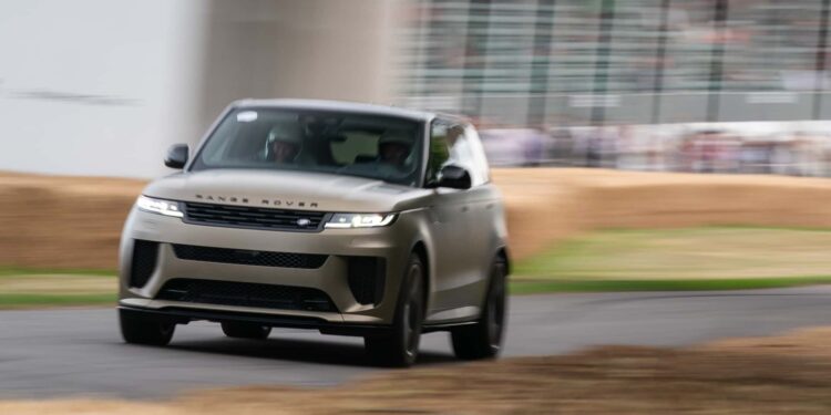 range rover sport sv.jpg