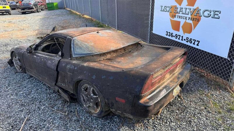 this acura nsx spent 15 years underwater now it s getting restored (2)