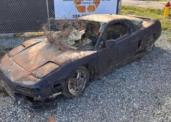 this acura nsx spent 15 years underwater now it s getting restored.jpg
