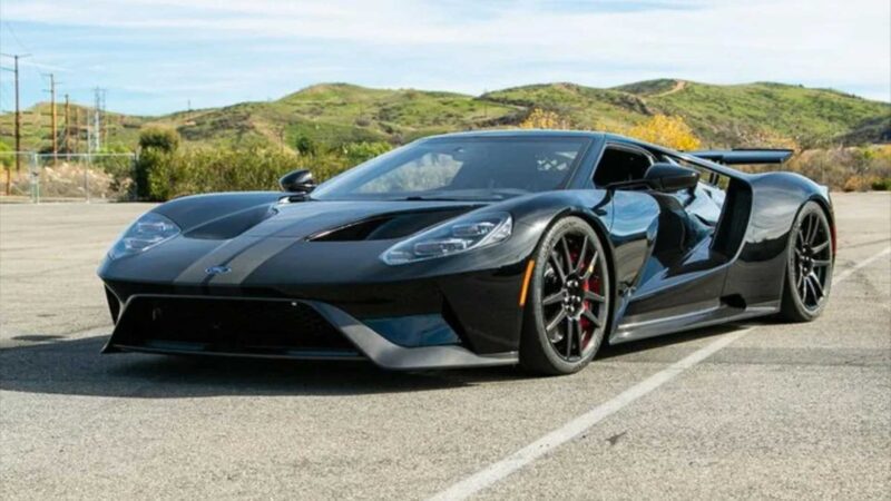 2020 ford gt in carbon black