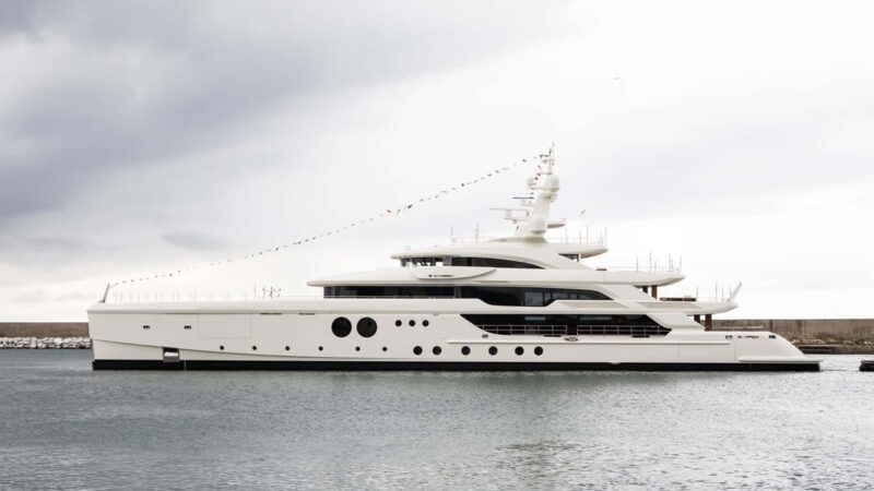 benetti 219 foot yacht (3)