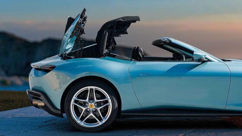 how the ferrari roma spider does it all