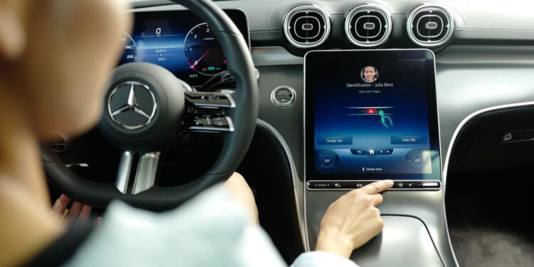 Weltpremiere von Mercedes pay+: Mercedes Benz Mobility macht das Auto zum Zahlungsmittel World premiere of Mercedes pay+: Mercedes Benz Mobility turns the car into a payment device