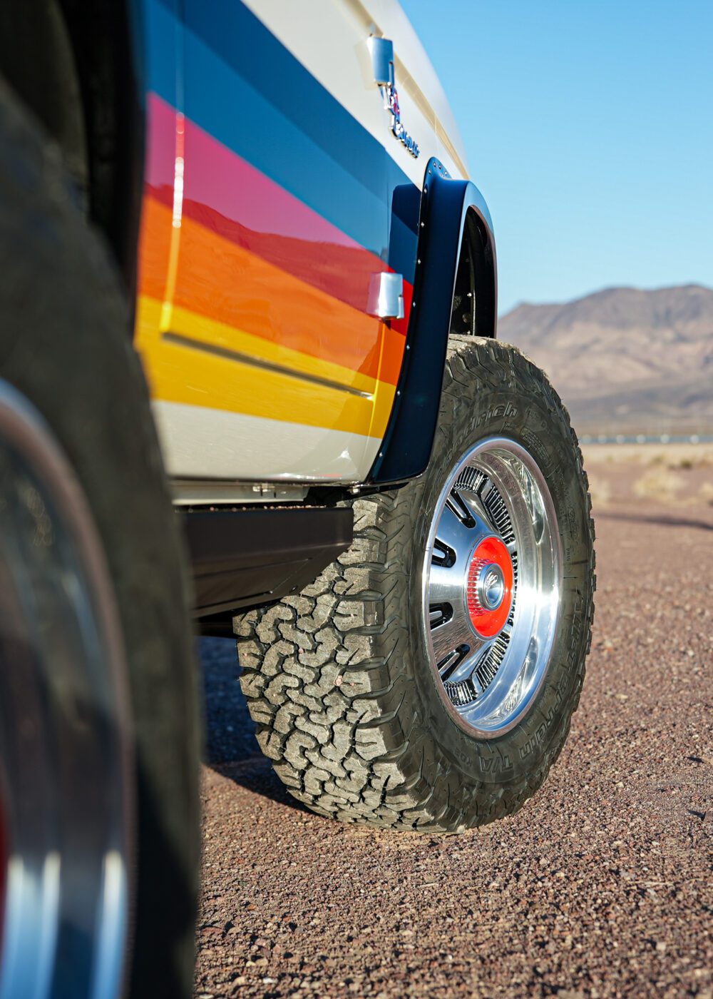 Gateway Ford Bronco Luxe-GT out in the desert.
