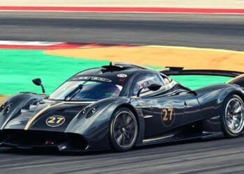 pagani arte in pista.jpg