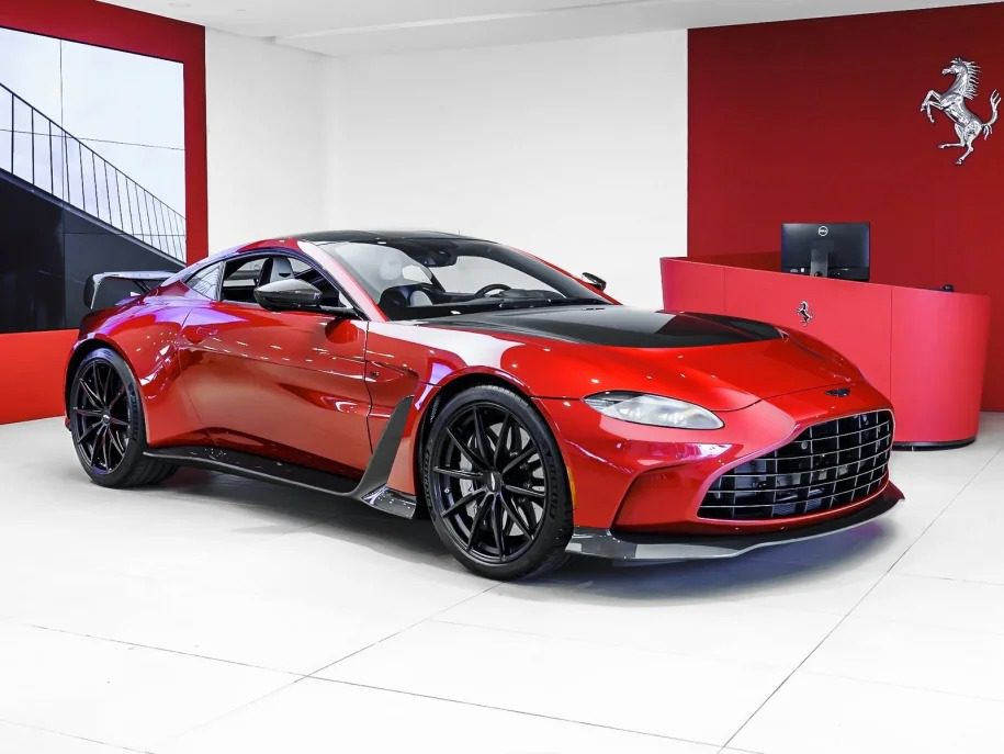 2023 aston martin v12 vantage (1)