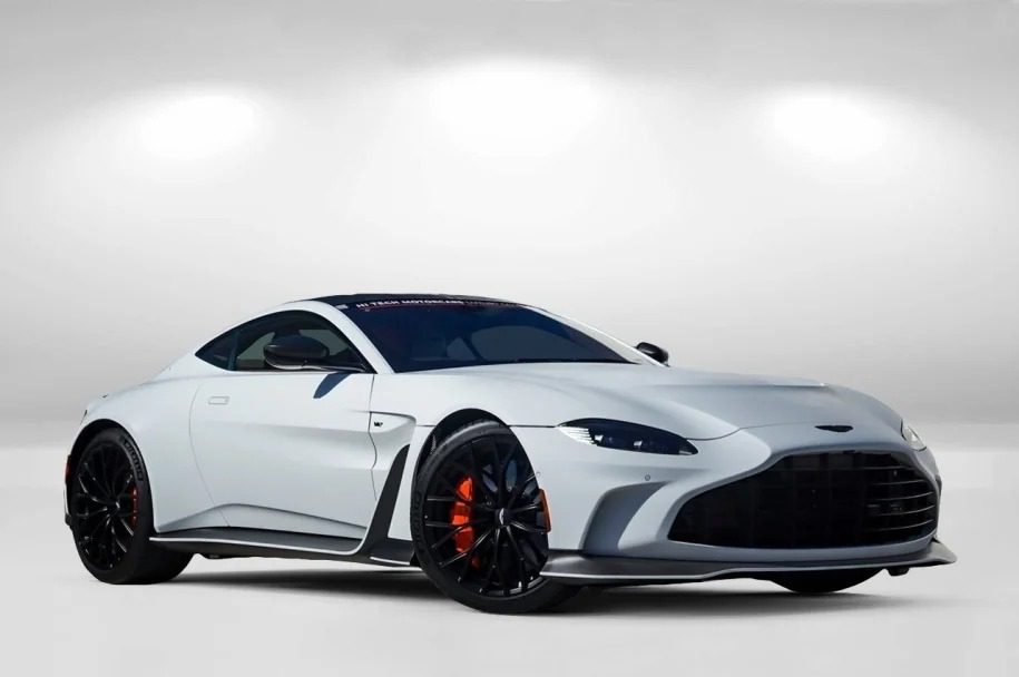 2023 aston martin v12 vantage (5)