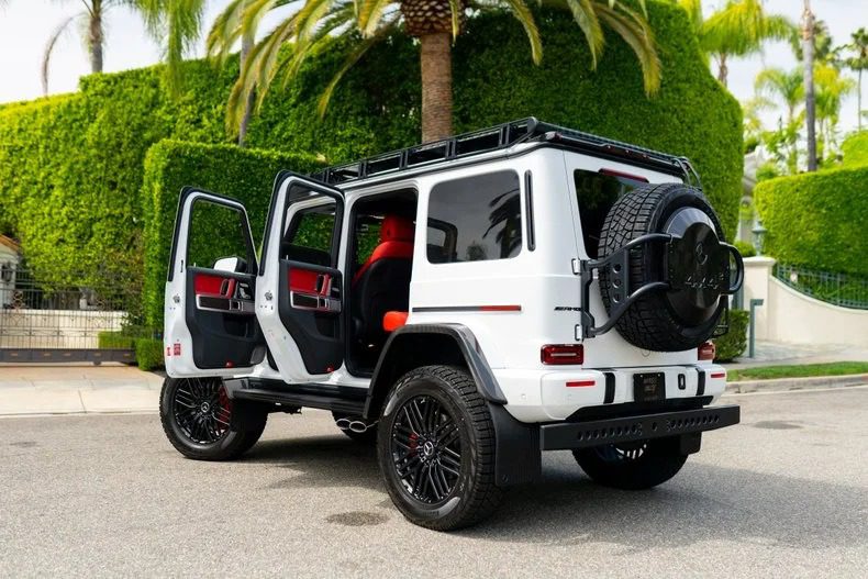 2023 mercedes benz g63 amg 4x4 (4)